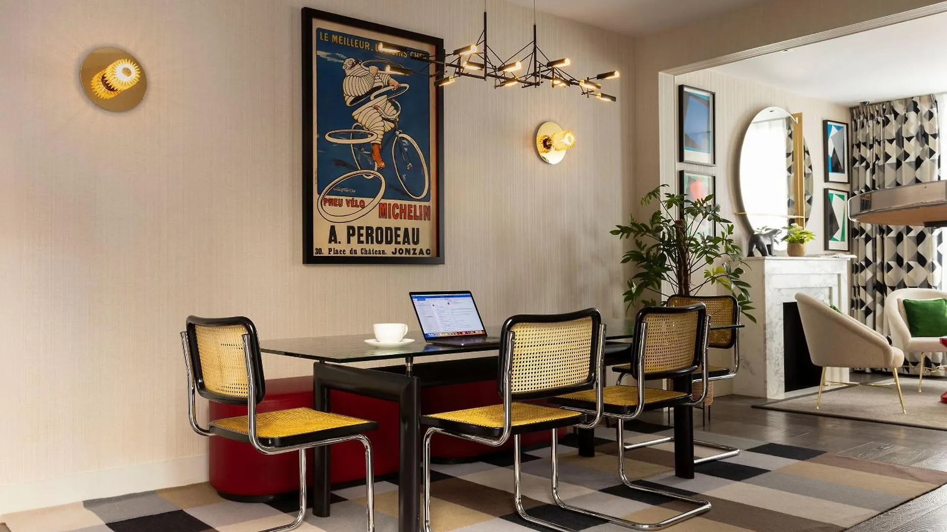 Moderniste Hotel 4*