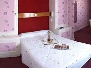 Moderniste Otel 4*