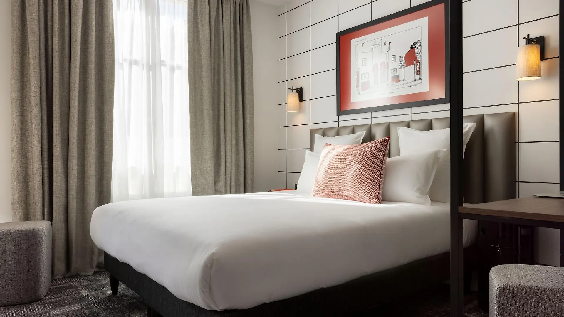 Moderniste Otel Paris