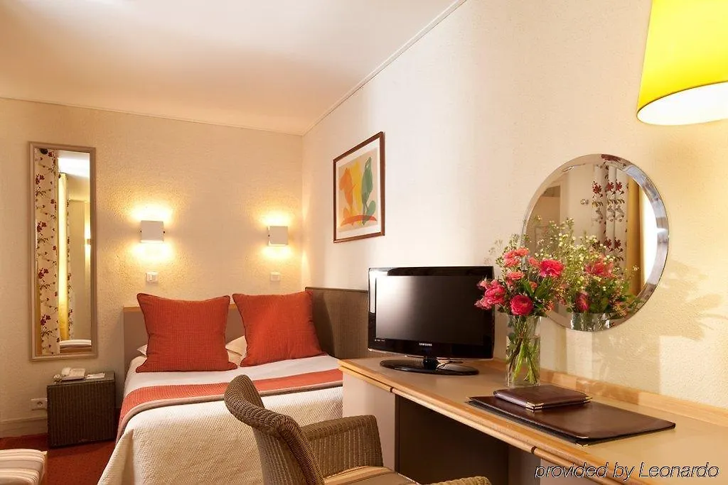 Moderniste Otel 4*